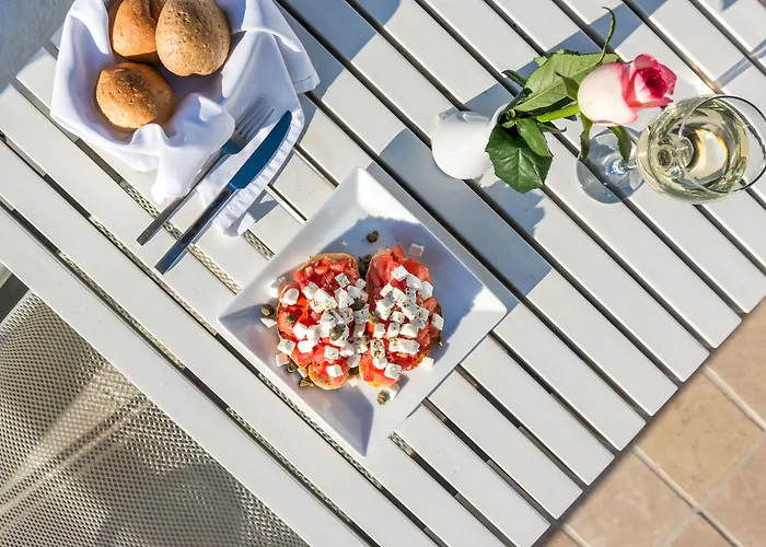 White Santorini Ξενοδοχείο Ημεροβίγλι