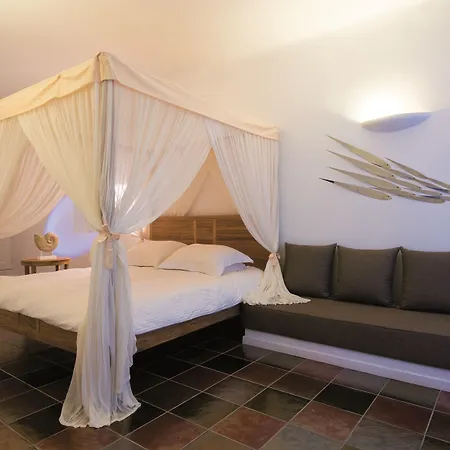 White Santorini ホテル