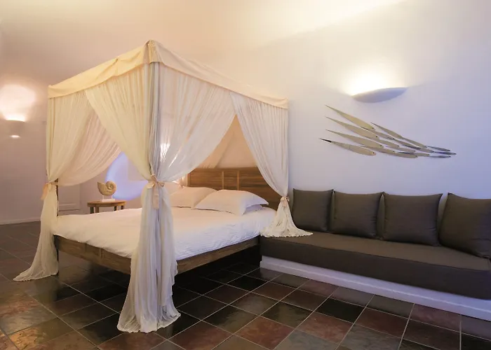 White Santorini Hotell