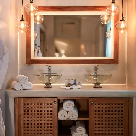 White Santorini فندق