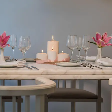 White Santorini إيميروفيغلي