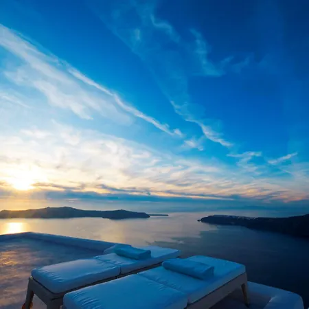 White Santorini 3*