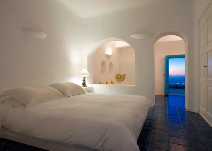 White Santorini 3*