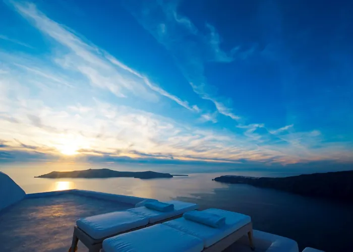 White Santorini 3*